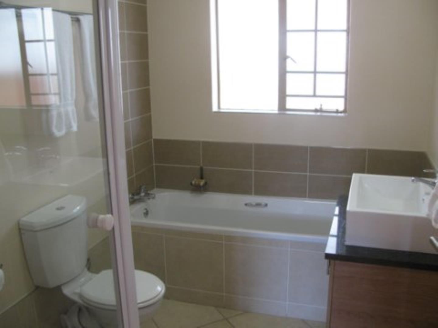 765896_River_Glen_Duplex_(12).JPG